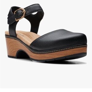 Clark’s clog-inspired Paizlee black leather 7.5